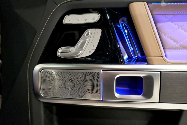 2025年式 メルセデスベンツ G450d(ISG搭載) ダークゴールド AMGラインPKG MANUFAKTURプログラム トラバーチンベージュ