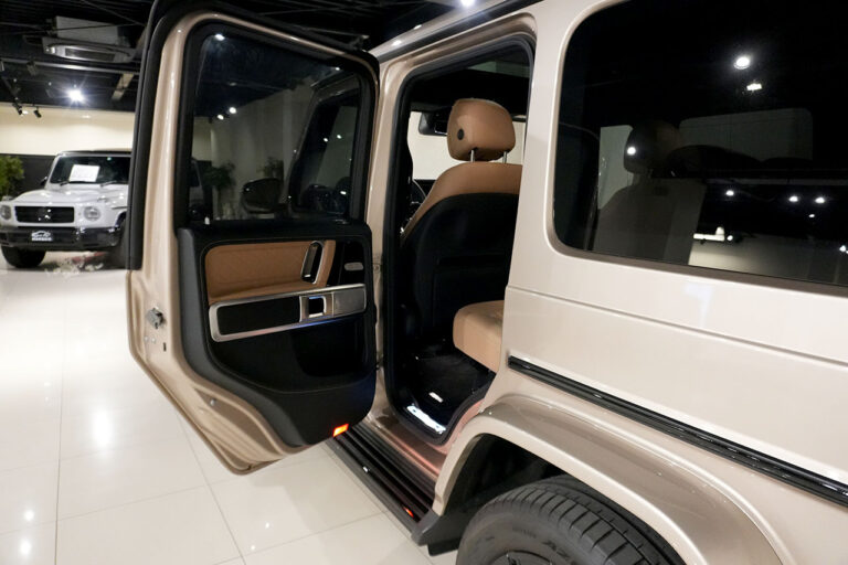 2025年式 メルセデスベンツ G450d(ISG搭載) ダークゴールド AMGラインPKG MANUFAKTURプログラム トラバーチンベージュ