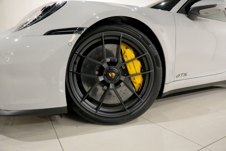 2026年式 ポルシェ 911カレラ 4 GTS PDK (992.2) クレヨン MQ4213