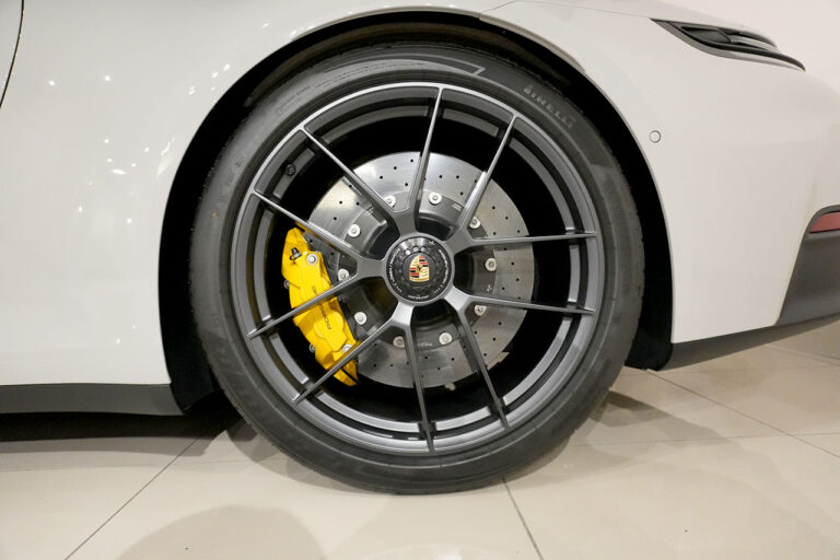 2026年式 ポルシェ 911カレラ 4 GTS PDK (992.2) クレヨン MQ4213