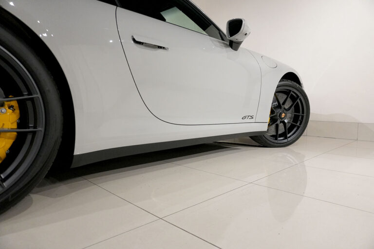 2026年式 ポルシェ 911カレラ 4 GTS PDK (992.2) クレヨン MQ4213