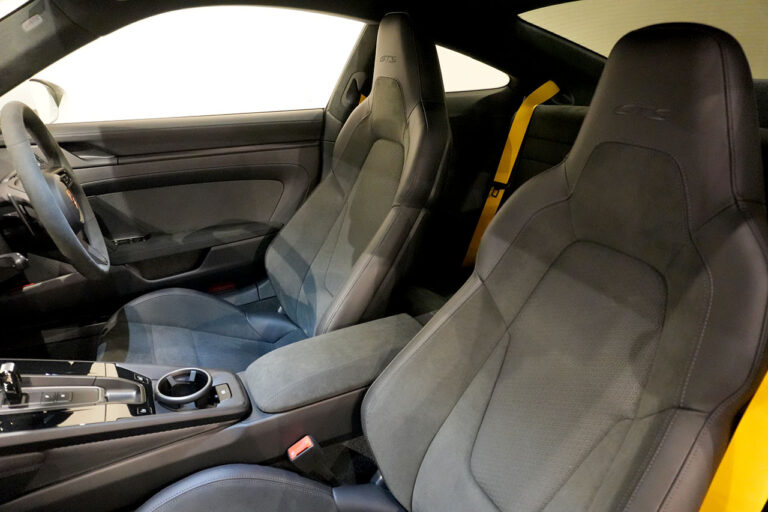 2026年式 ポルシェ 911カレラ 4 GTS PDK (992.2) クレヨン MQ4213