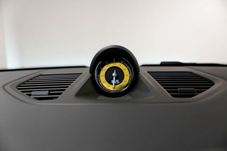 2026年式 ポルシェ 911カレラ 4 GTS PDK (992.2) クレヨン MQ4213