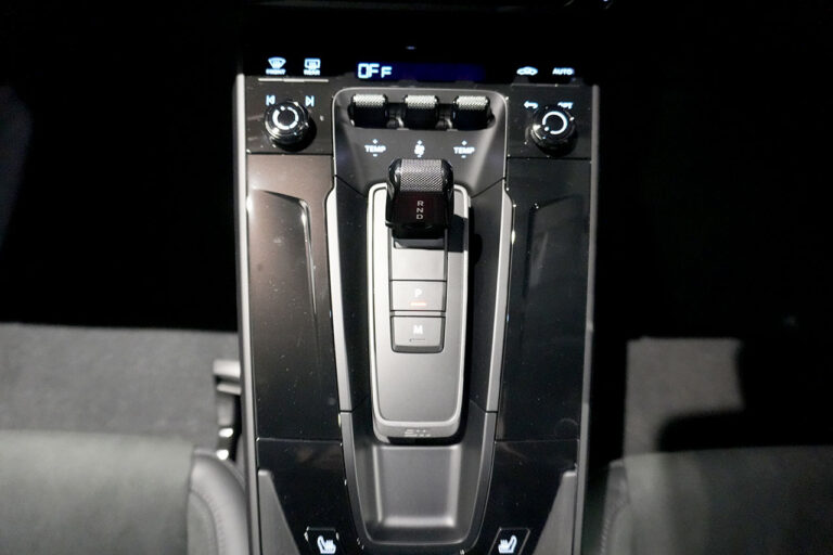 2026年式 ポルシェ 911カレラ 4 GTS PDK (992.2) クレヨン MQ4213