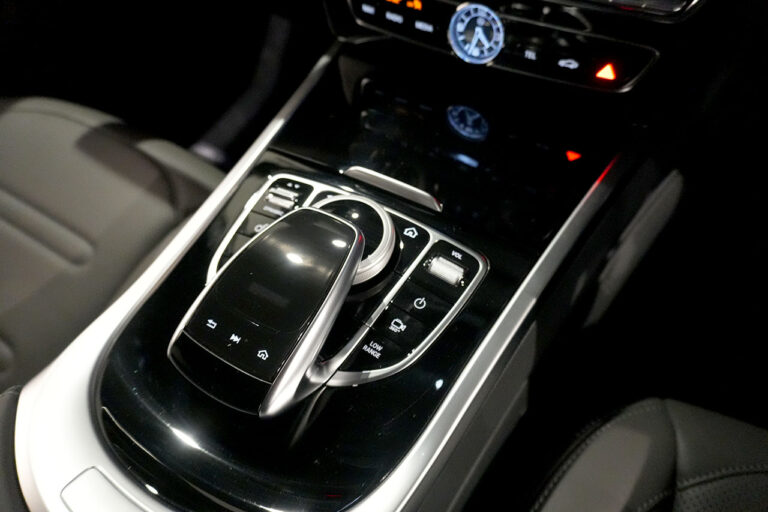 2023年式 メルセデスベンツ G400d ダークブラック Gmanufakturプログラム AMGライン オブシディアンブラック MQ4216