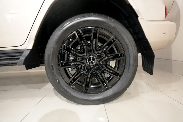 2026年式 メルセデスベンツ G450d MANUFAKTURプログラムプラス AMGライン AMGナイトパッケージ トラバーチンベージュ MQ4181
