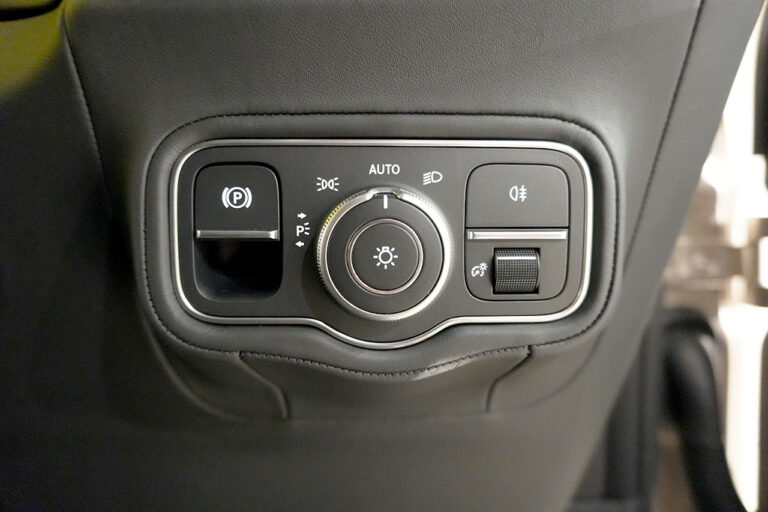 2026年式 メルセデスベンツ G450d MANUFAKTURプログラムプラス AMGライン AMGナイトパッケージ トラバーチンベージュ MQ4181