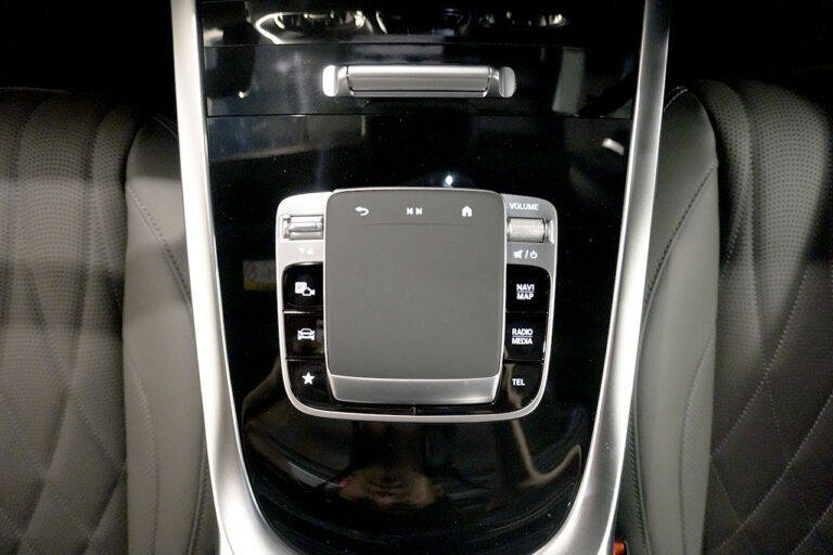 2026年式 メルセデスベンツ G450d MANUFAKTURプログラムプラス AMGライン AMGナイトパッケージ トラバーチンベージュ MQ4181