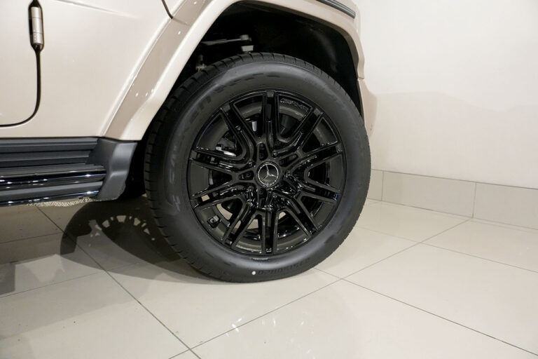 2026年式 メルセデスベンツ G450d MANUFAKTURプログラムプラス AMGライン AMGナイトパッケージ トラバーチンベージュ