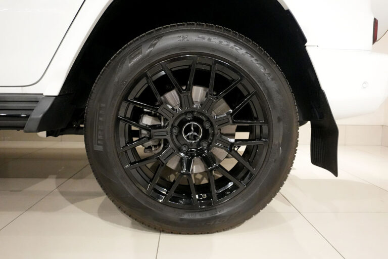 2023年式 メルセデスベンツ G400d ダークプラチナ manufakturプログラム AMGライン オパリスホワイト MQ4224