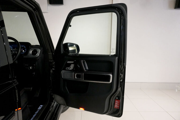 2021年式 メルセデスベンツ G350d ダークブラック AMGライン オブシディアンブラック MQ4234