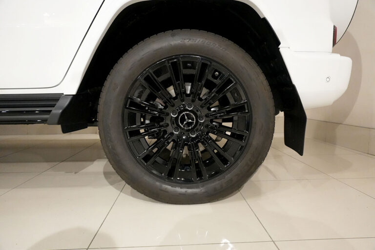 2024年式 メルセデスベンツ G450d ローンチエディション ダークプラチナ オパリスホワイト MQ4238