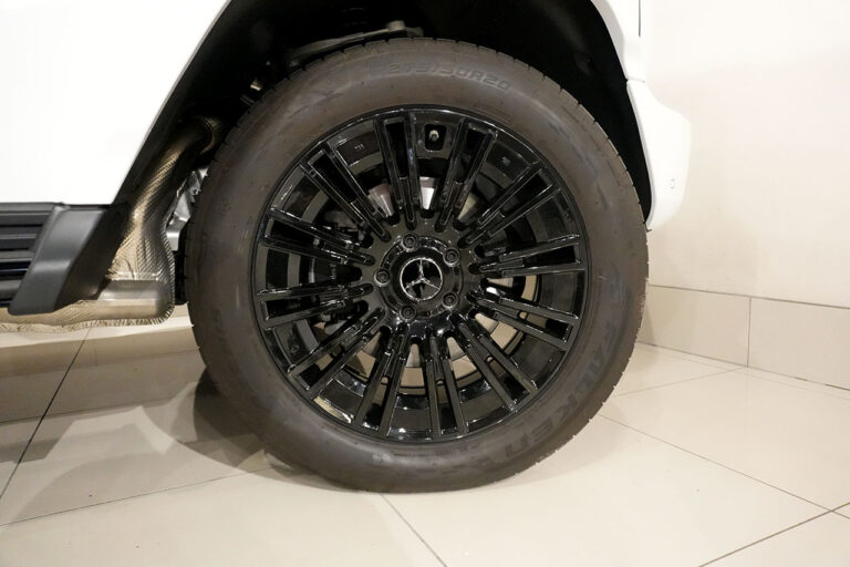 2024年式 メルセデスベンツ G450d ローンチエディション ダークプラチナ オパリスホワイト MQ4238