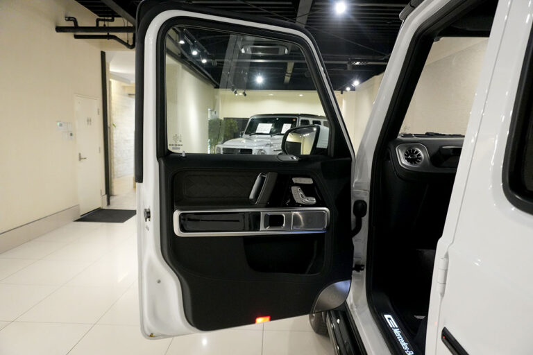 2024年式 メルセデスベンツ G450d ローンチエディション ダークプラチナ オパリスホワイト MQ4238