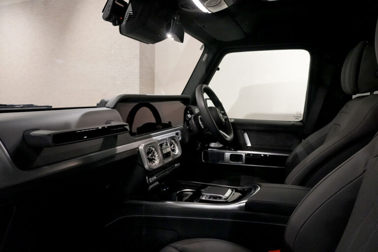 2024年式 メルセデスベンツ G450d ローンチエディション ダークプラチナ オパリスホワイト MQ4238