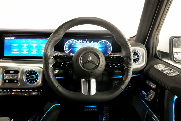 2024年式 メルセデスベンツ G450d ローンチエディション ダークプラチナ オパリスホワイト MQ4238