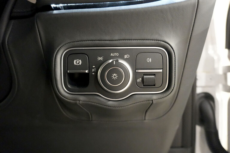 2024年式 メルセデスベンツ G450d ローンチエディション ダークプラチナ オパリスホワイト MQ4238