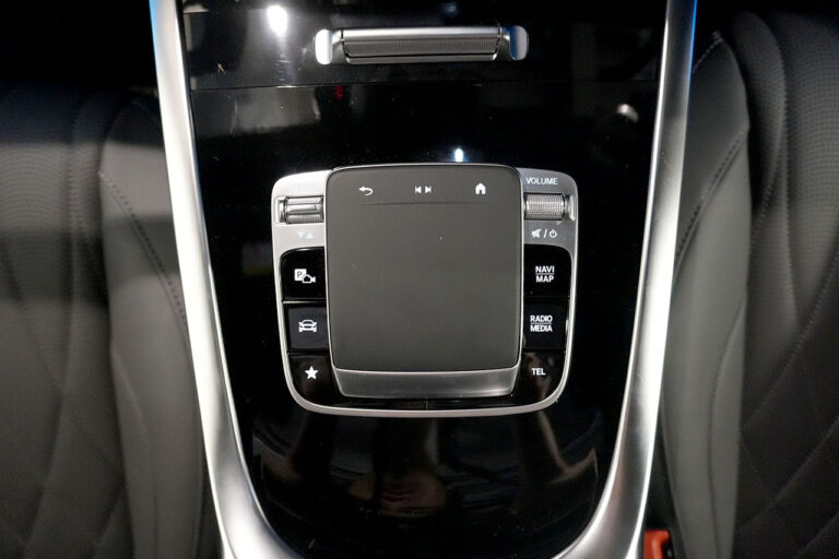 2024年式 メルセデスベンツ G450d ローンチエディション ダークプラチナ オパリスホワイト MQ4238