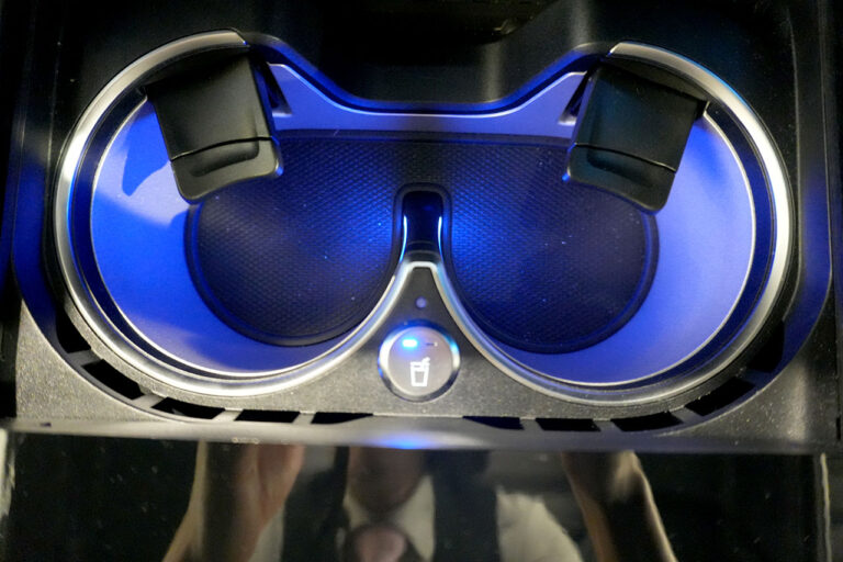 2024年式 メルセデスベンツ G450d ローンチエディション ダークプラチナ オパリスホワイト MQ4238