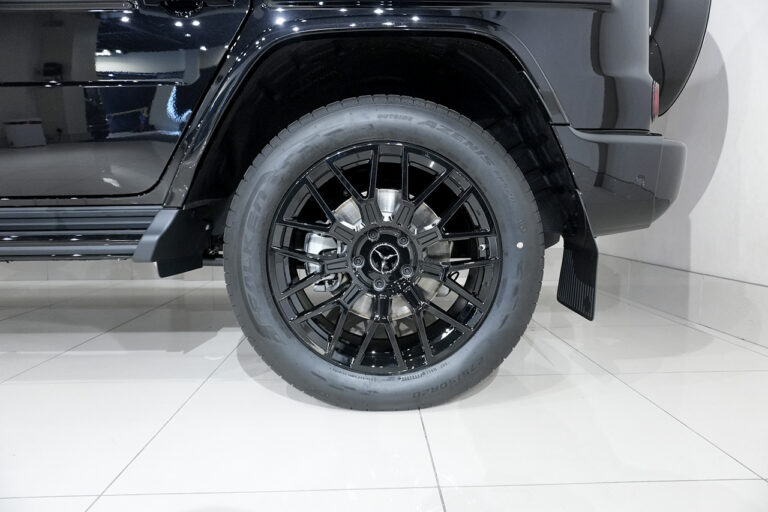 2025年式 メルセデスベンツ G450d ダークブラック MANUFAKTURプログラムプラス AMGライン オブシディアンブラック MQ4240