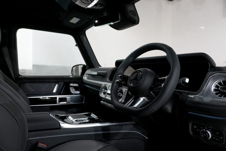 2025年式 メルセデスベンツ G450d ダークブラック MANUFAKTURプログラムプラス AMGライン オブシディアンブラック MQ4240