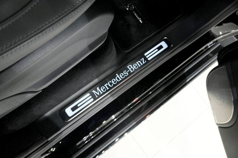 2025年式 メルセデスベンツ G450d ダークブラック MANUFAKTURプログラムプラス AMGライン オブシディアンブラック MQ4240