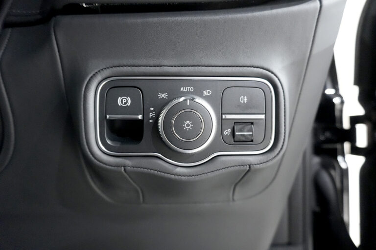 2025年式 メルセデスベンツ G450d ダークブラック MANUFAKTURプログラムプラス AMGライン オブシディアンブラック MQ4240