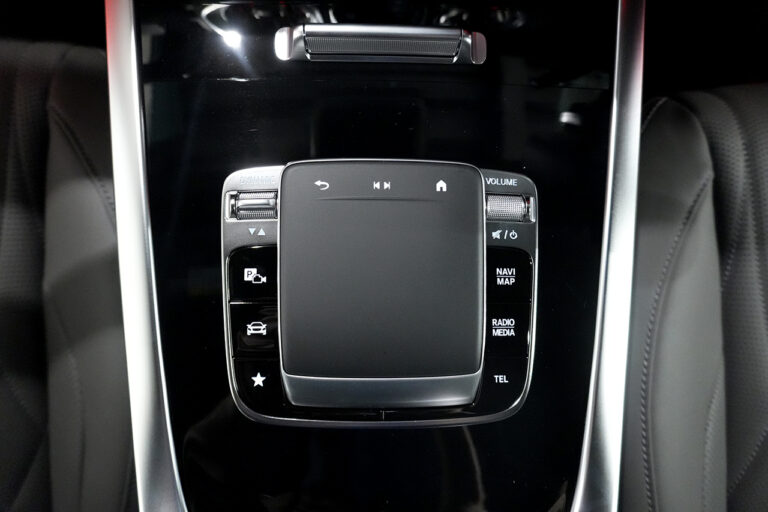 2025年式 メルセデスベンツ G450d ダークブラック MANUFAKTURプログラムプラス AMGライン オブシディアンブラック MQ4240