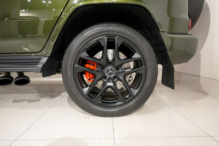 2025年モデル メルセデスAMG G63 MANUFAKTURプログラムプラス AMGナイトパッケージ MANUFAKTURオリーブ MQ4252