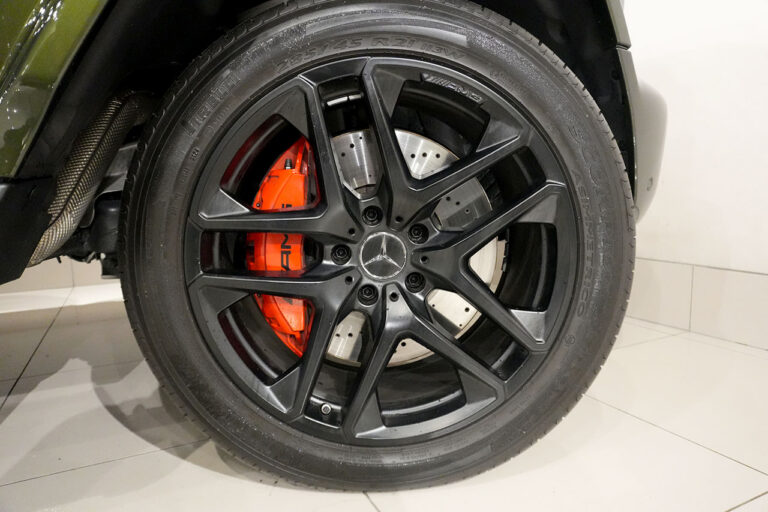 2025年モデル メルセデスAMG G63 MANUFAKTURプログラムプラス AMGナイトパッケージ MANUFAKTURオリーブ MQ4252