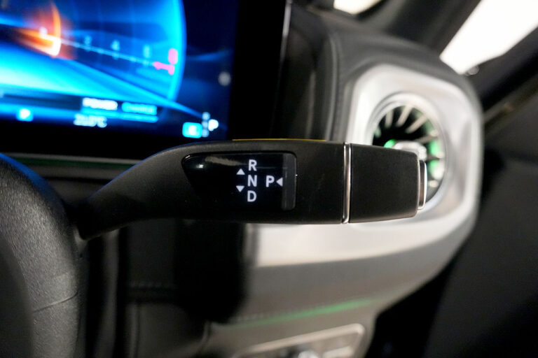 2025年モデル メルセデスAMG G63 MANUFAKTURプログラムプラス AMGナイトパッケージ MANUFAKTURオリーブ MQ4252