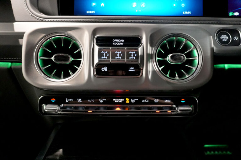 2025年モデル メルセデスAMG G63 MANUFAKTURプログラムプラス AMGナイトパッケージ MANUFAKTURオリーブ MQ4252