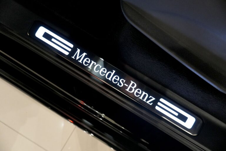 2023年式 メルセデスベンツ G400d maqspeed 12 ダークブラック Gmanufakturプログラム+ オブシディアンブラック MQ4241