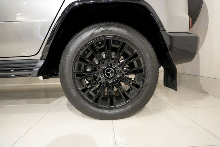 2023年式 メルセデスベンツ G400d ミッドナイト Gmanufakturプログラム AMGライン MQ4244