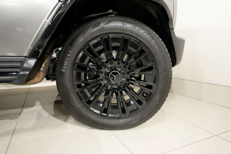 2023年式 メルセデスベンツ G400d ミッドナイト Gmanufakturプログラム AMGライン MQ4244