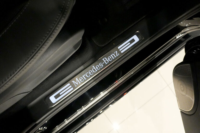 2023年式 メルセデスベンツ G400d ミッドナイト Gmanufakturプログラム AMGライン MQ4244