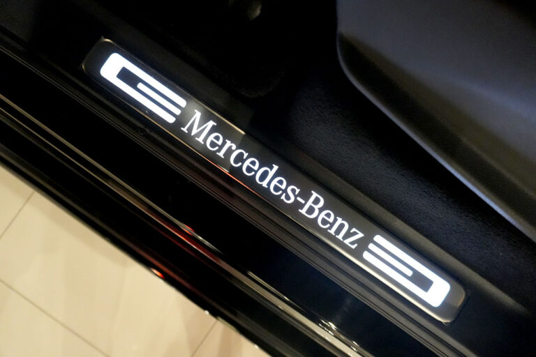 2023年式 メルセデスベンツ G400d ミッドナイト Gmanufakturプログラム AMGライン MQ4244