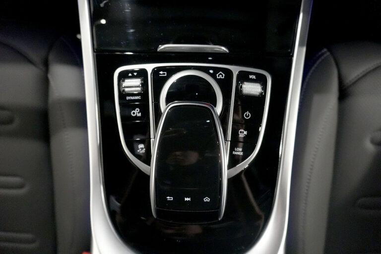 2023年式 メルセデスベンツ G400d ミッドナイト Gmanufakturプログラム AMGライン MQ4244
