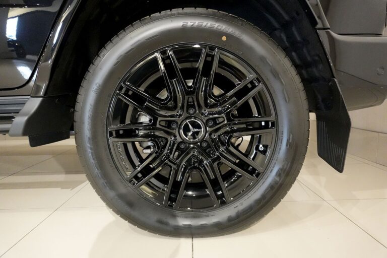 2026年式 メルセデスベンツ G450d MANUFAKTURプログラムプラス AMGライン ナイトパッケージ オブシディアンブラック MQ4245