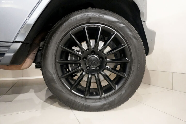 2023年式 メルセデスベンツ G400d ダークステルス AMGライン Newインテリア セレナイトグレー MQ4251
