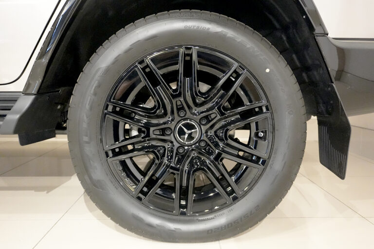 2026年式 MP202601 メルセデスベンツ G450d AMGライン MANUFAKTURプログラムプラス ナイトパッケージ モハーベシルバー MQ4176
