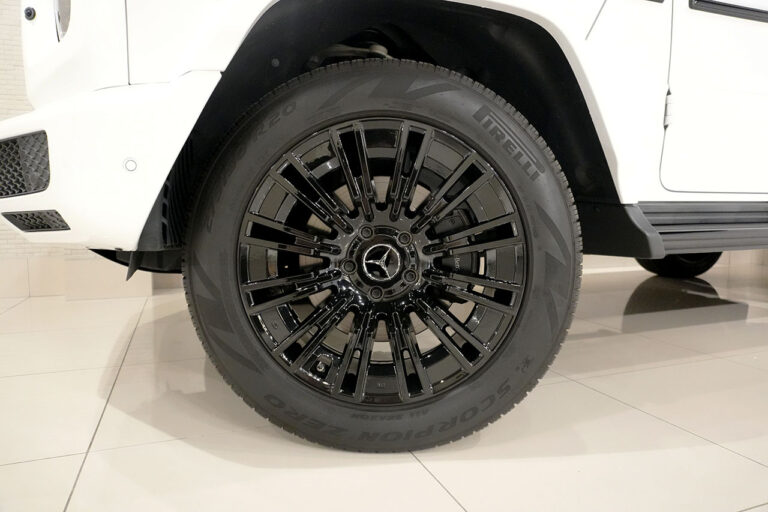 2024年式 メルセデスベンツ G400d ダークプラチナ Gmanufakturプログラム+ AMGライン オパリスホワイト MQ4270