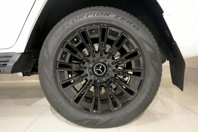 2024年式 メルセデスベンツ G400d ダークプラチナ Gmanufakturプログラム+ AMGライン オパリスホワイト MQ4270