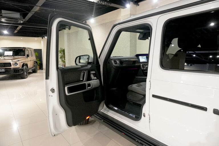2024年式 メルセデスベンツ G400d ダークプラチナ Gmanufakturプログラム+ AMGライン オパリスホワイト MQ4270