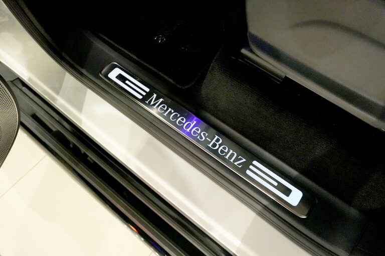2024年式 メルセデスベンツ G400d ダークプラチナ Gmanufakturプログラム+ AMGライン オパリスホワイト MQ4270