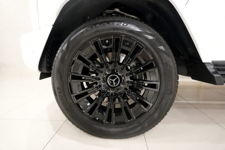 2023年式 メルセデスベンツ G400d Gmanufakturプログラム+ AMGライン オパリスホワイト MQ4275