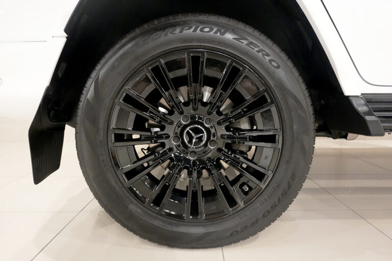 2023年式 メルセデスベンツ G400d Gmanufakturプログラム+ AMGライン オパリスホワイト MQ4275