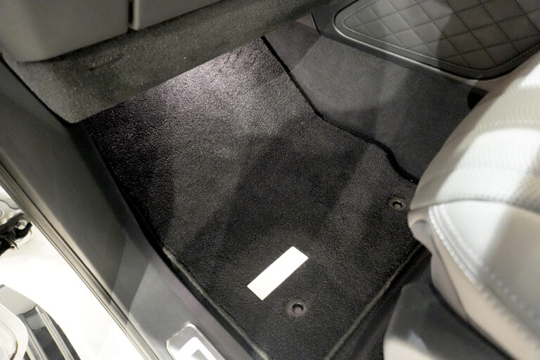 2023年式 メルセデスベンツ G400d Gmanufakturプログラム+ AMGライン オパリスホワイト MQ4275