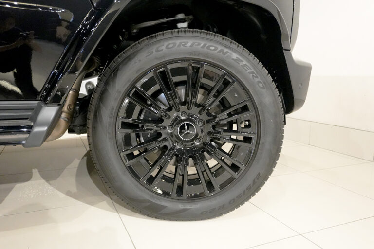 2023年式 メルセデスベンツ G400d maqspeed 12 ダークブラック Gmanufakturプログラム+ AMGライン オブシディアンブラック MQ4278