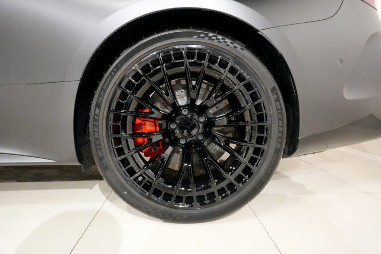 2024年式 メルセデスAMG CLE53 4MATIC+ クーペ AMGダイナミックPKG グラファイトグレーマグノ MQ4284